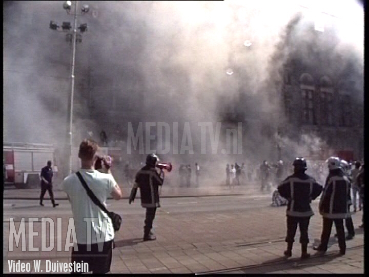 MediaTV Classics: (1993) Actie brandweer op Coolsingel Rotterdam voor meer loon (video)