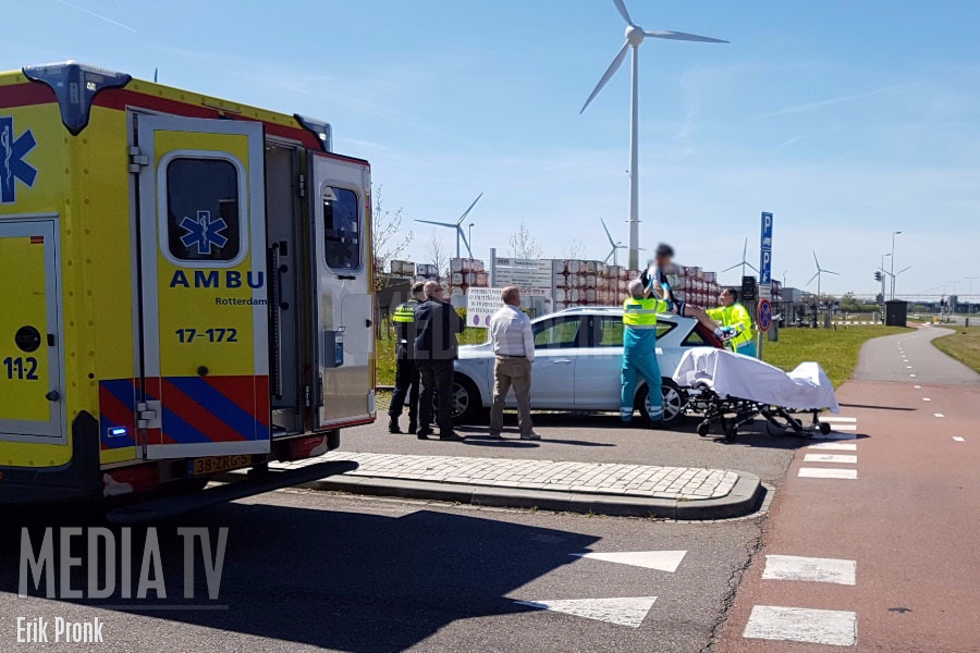 Wielrenner gewond bij aanrijding Botlekweg Rotterdam