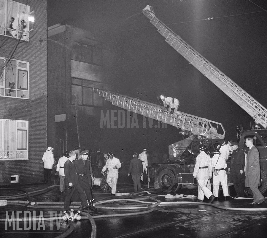 MediaTV Classics: (1964) Grote brand in schuimrubberfabriek Schiedamseweg Rotterdam