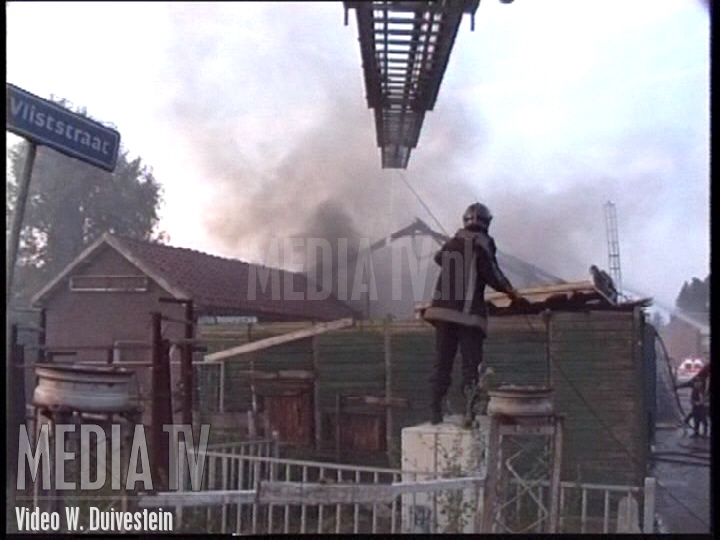 MediaTV Classics: (1993) Grote brand op autosloperij Vliststraat Rotterdam (video)