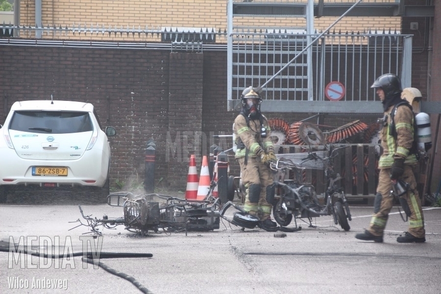 Middelbrand bij Roteb reinigingsbedrijf Laagjes Rotterdam