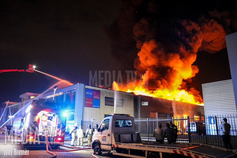 Politie gaat uit van brandstichting na verwoestende brand Ringersstraat Schiedam