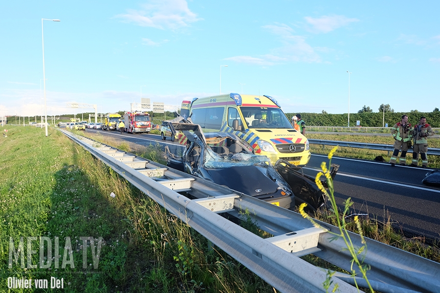 Gewonden bij eenzijdig ongeval A15 Barendrecht (video)