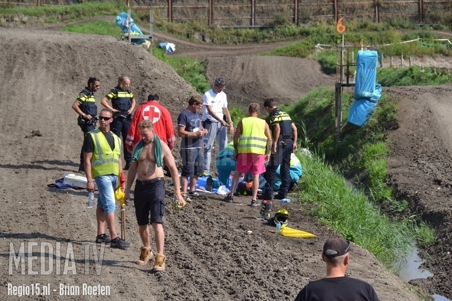 Motorcrossers botsen op crossterrein in Bleiswijk