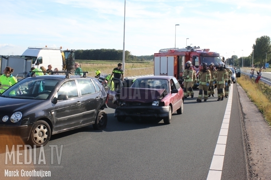 Twee gewonden bij kop-staart aanrijding N57 Vierpolders