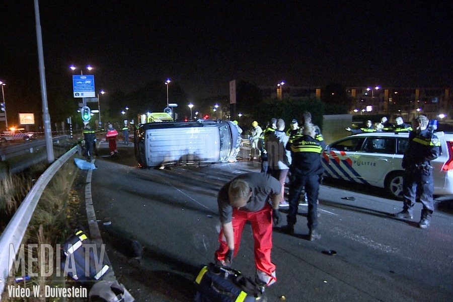 Vier gewonden bij autocrash na achtervolging afrit Crooswijk snelweg A20 (video)