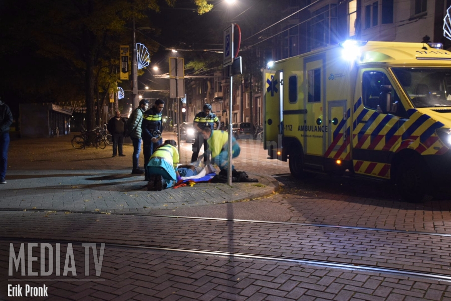 Fietser gewond na aanrijding met auto op de Nieuwe Binnenweg in Rotterdam