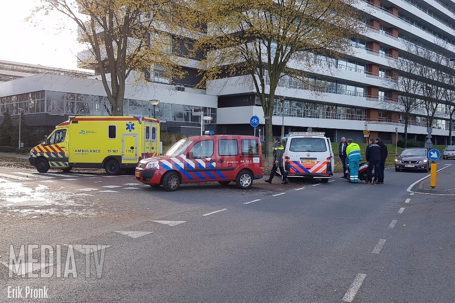 Scooterrijder gewond bij ongeval met auto Bartholomeus van Buerenweg Vlaardingen