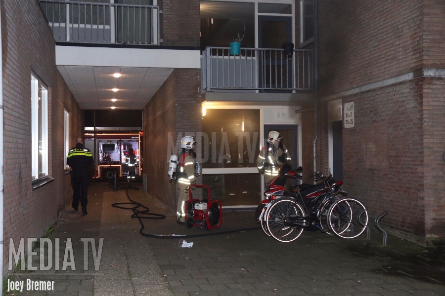 Middelbrand in wooncomplex Penseel Capelle a/d IJssel