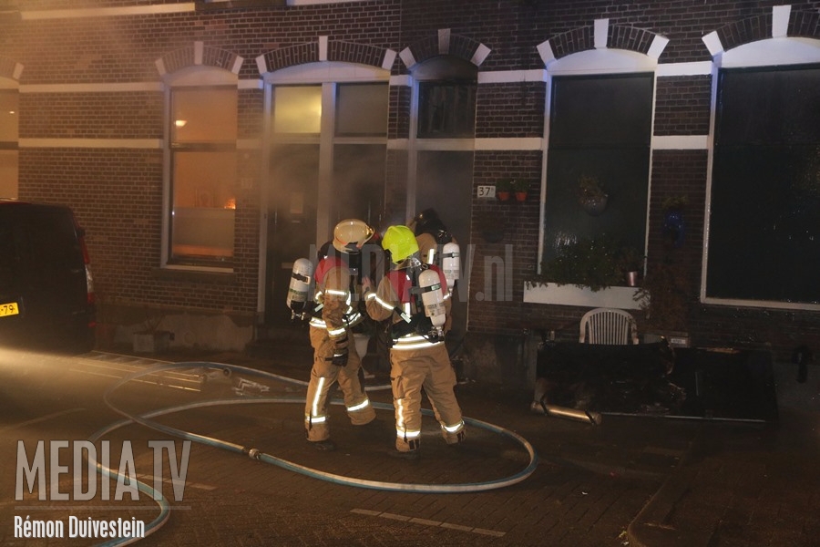 Middelbrand in woning Gashouderstraat Rotterdam (video)