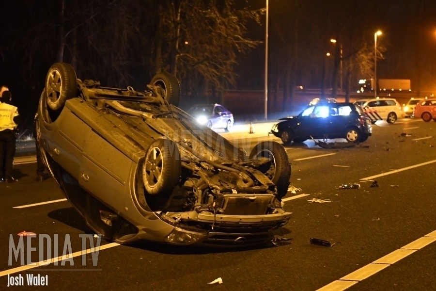 Twee gewonden bij aanrijding op de A12 Waddinxveen