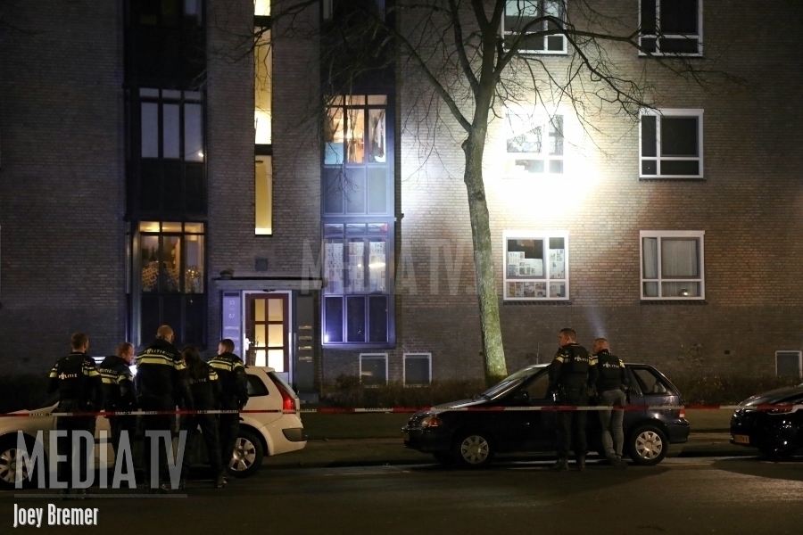 Arrestatieteam valt woning binnen Meyenhage Rotterdam