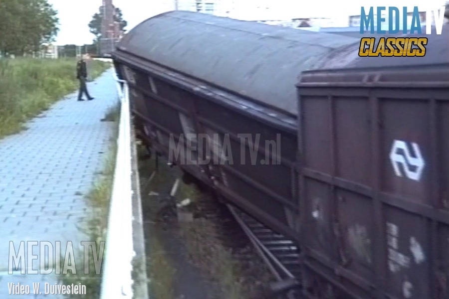 MediaTV Classics(1994) Veel schade bij botsing tussen twee treinen Vierhavensstraat Rotterdam(video)