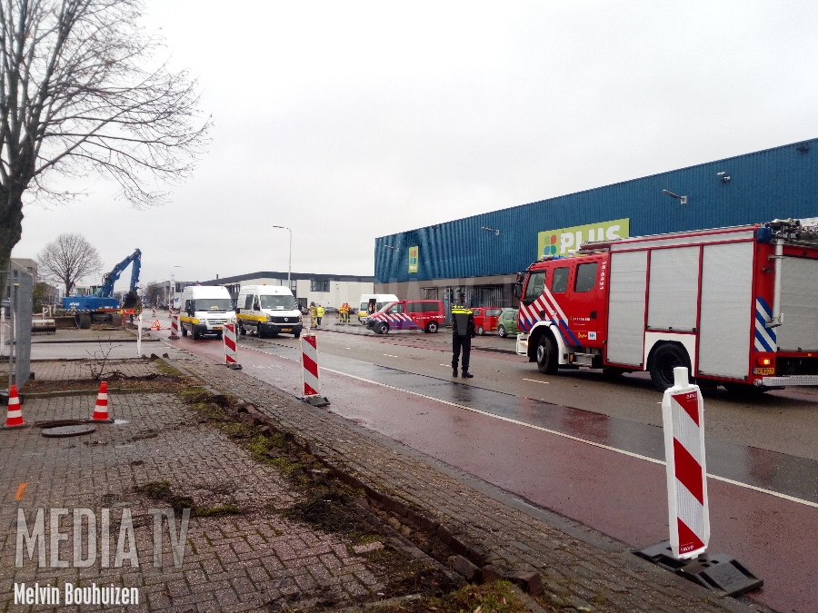 Gasleiding geraakt tijdens werkzaamheden Nijverheidsweg Hendrik-Ido-Ambacht