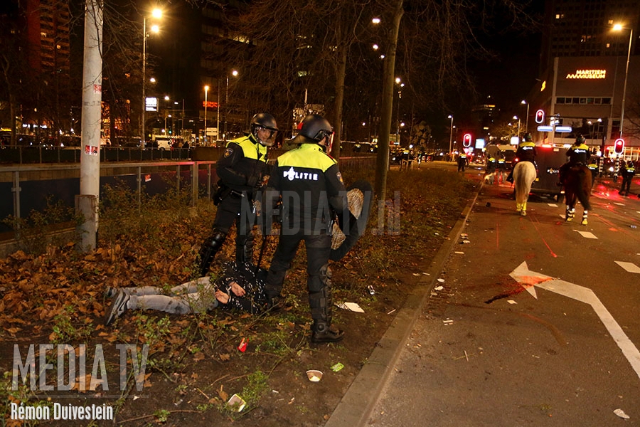 Politie start onderzoek naar relschoppers rond demonstratie voor Turkse Consulaat in Rotterdam