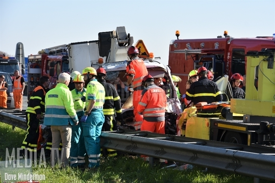Twee gewonden bij botsing met Mobiele Rijstrook Signalering A29 Willemstad