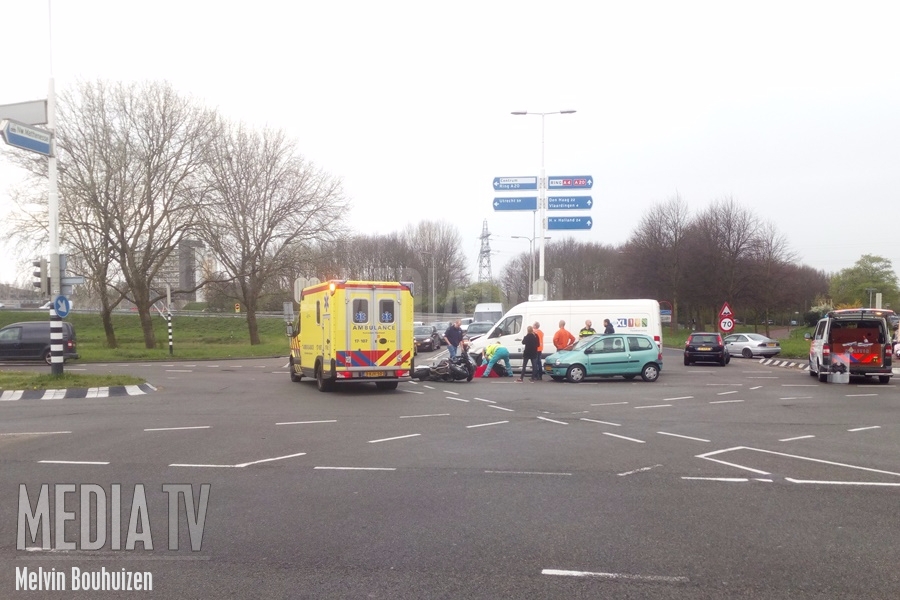 Motorrijder gewond bij aanrijding 's-Gravelandseweg Schiedam