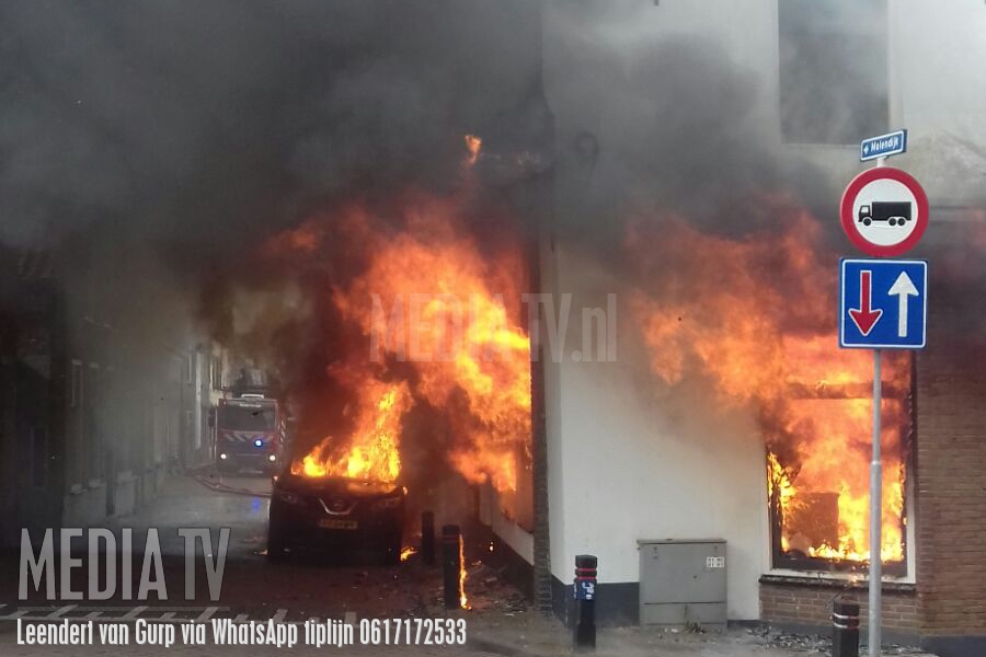 Zeer grote brand in woning Molendijk Ooltgensplaat (video)