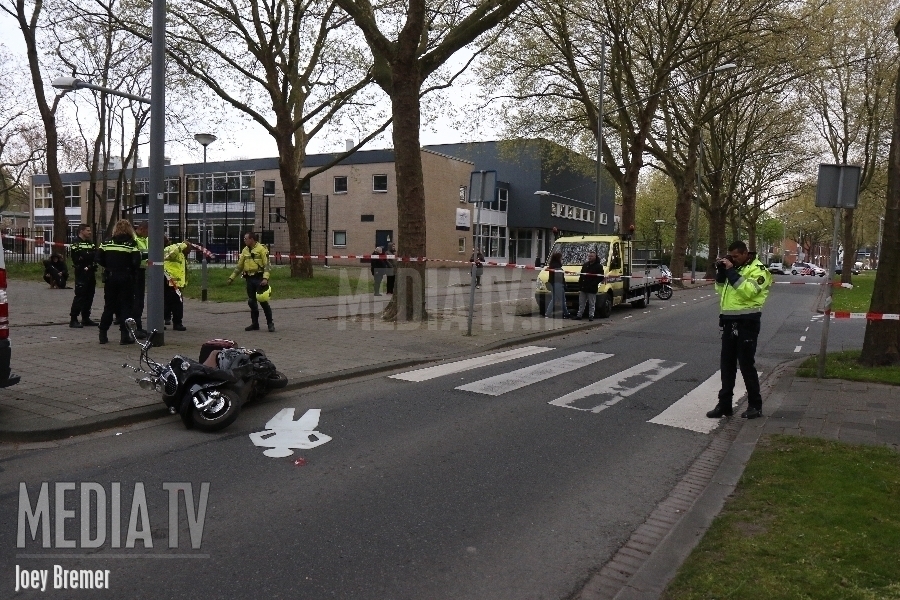 Man zwaargewond na eenzijdig scooterongeval Slinge Rotterdam