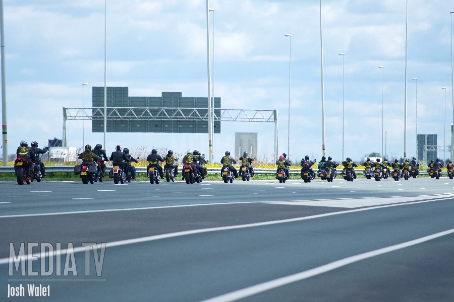 Stoet van 900 motorrijders trekt door Nederland