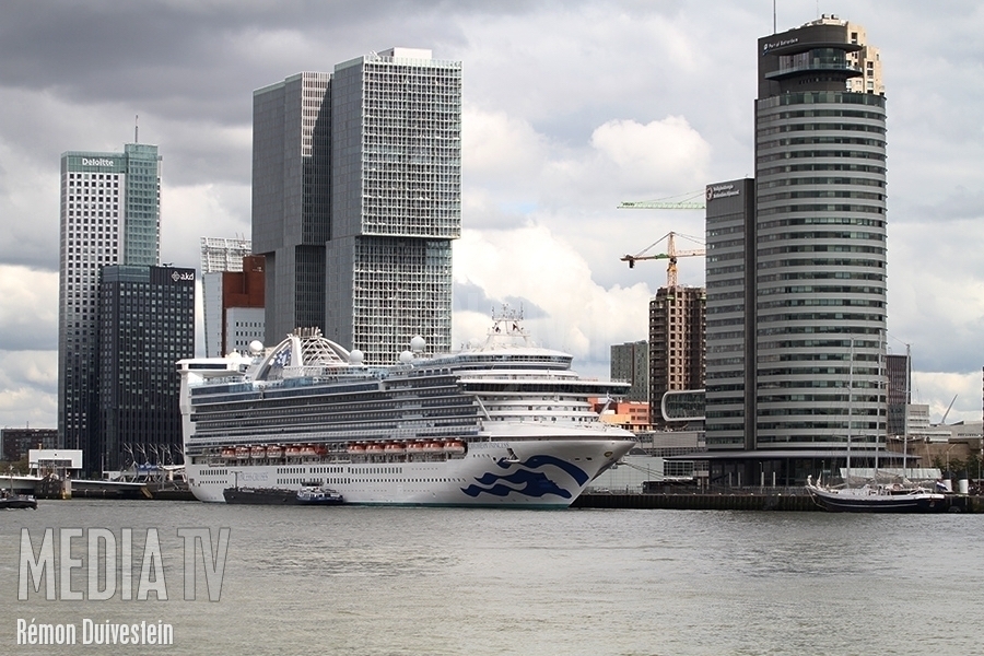 66 bezoekende cruiseschepen in Rotterdam