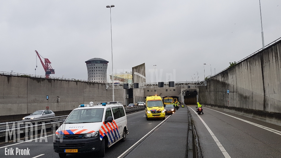 Ongeval in Beneluxtunnel snelweg A4 Schiedam