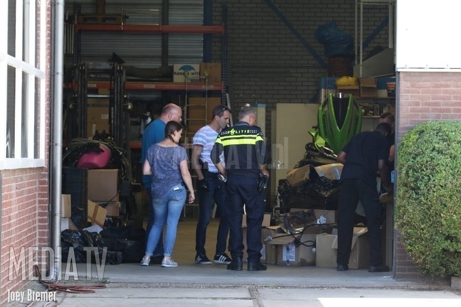 Politie-inval in bedrijfspand Fultonstraat Vlaardingen