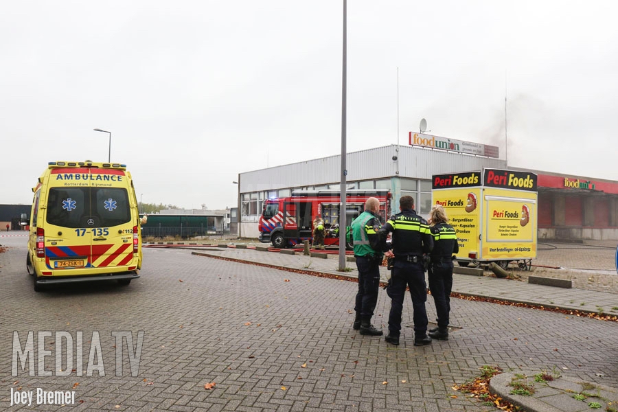 Grote brand bij groothandel in groente en fruit Vlaardingweg Rotterdam (video)