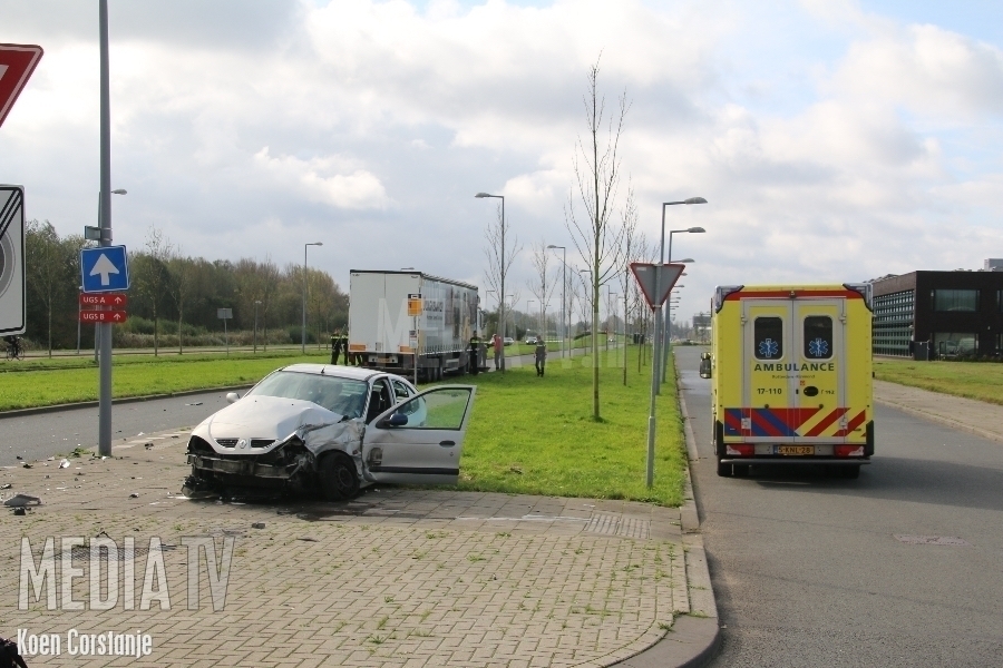 Gewonde bij aanrijding personenauto vs vrachtwagen Gilze-Rijenstraat Rotterdam