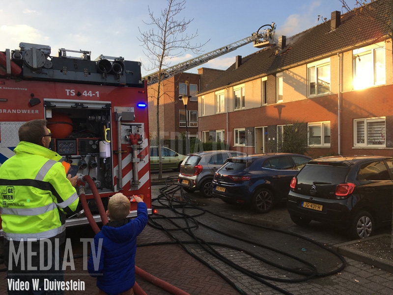 Uitslaande brand in woning Kastanjehout Barendrecht (video)