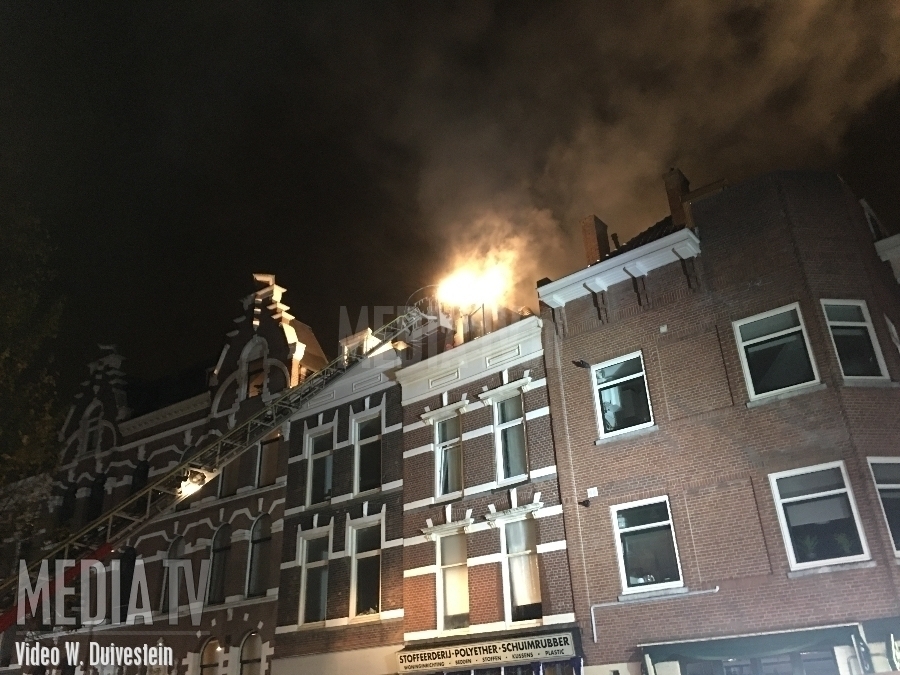 Grote brand in woning Oostzeedijk Beneden Rotterdam (video)