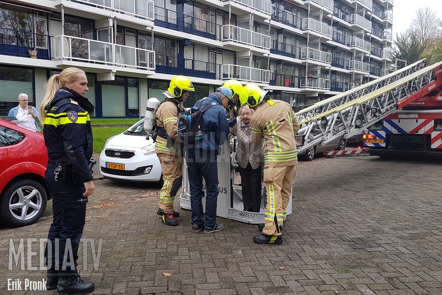 Zeer grote brand flatwoning Hendrick Staetsweg Rotterdam (video)