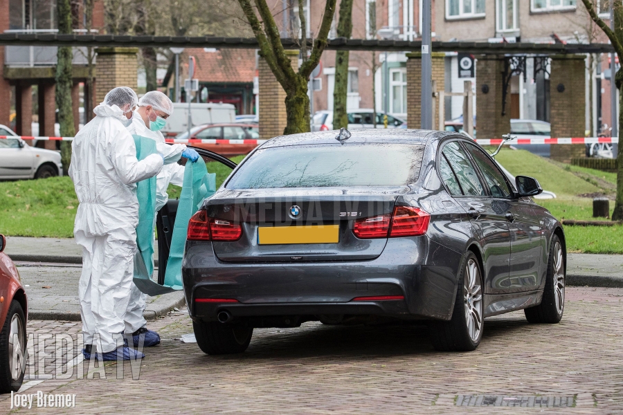 Dode man in auto aangetroffen Schilperoortstraat Rotterdam (video)