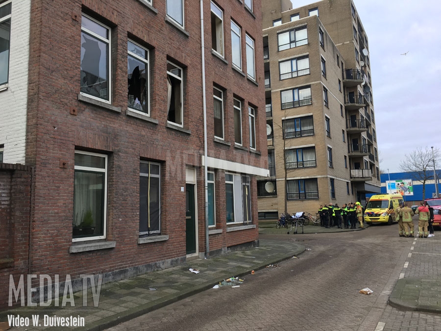 Dode aangetroffen na woningbrand Rubroekstraat Rotterdam (video)