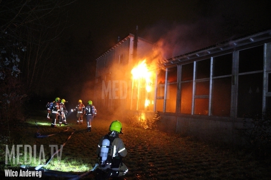 Uitslaande brand in pand Noldijk Barendrecht (video)