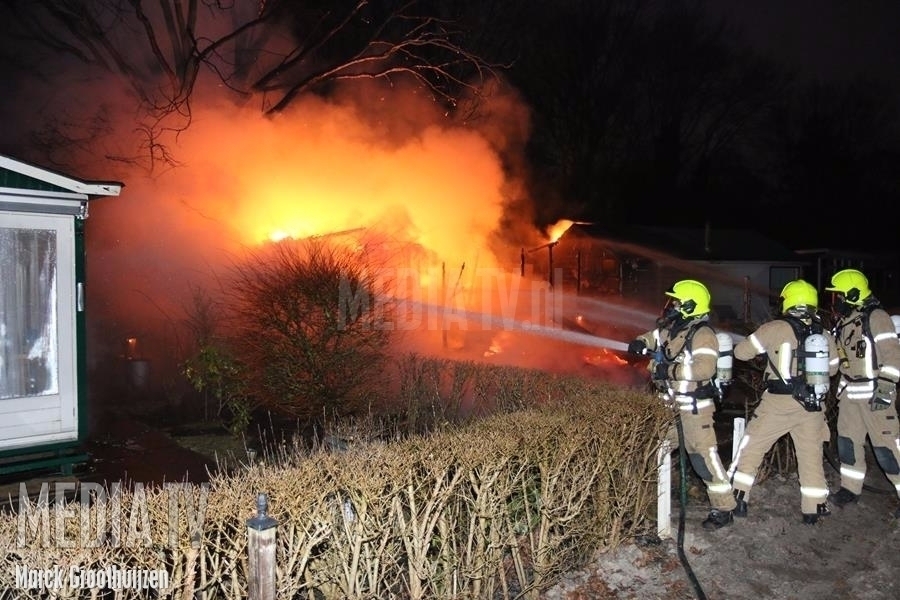 Vakantiehuisjes in brand Kruininger Gors Oostvoorne