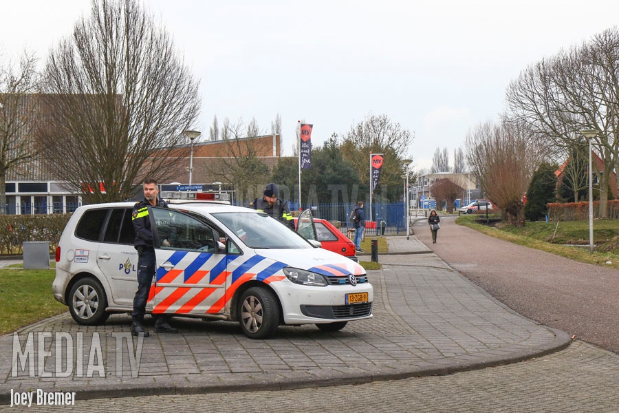 Politie onderzoekt dreiging op middelbare school Spijkenisse (video)