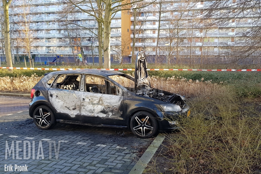 Auto uitgebrand Luxemburgweg Vlaardingen