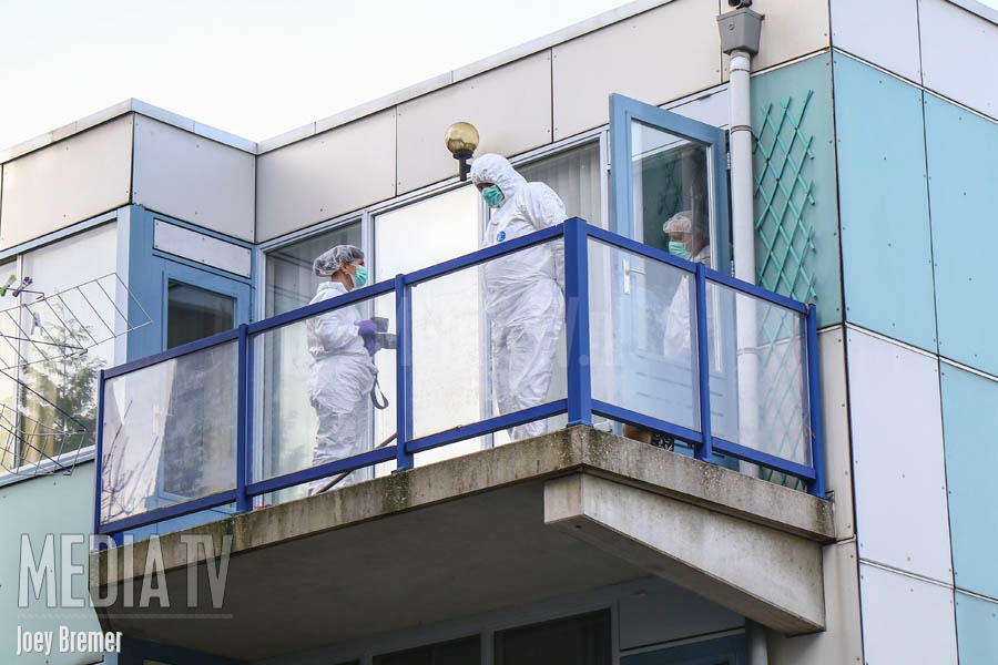 Babylijkje aangetroffen op balkon Schiedam (video)