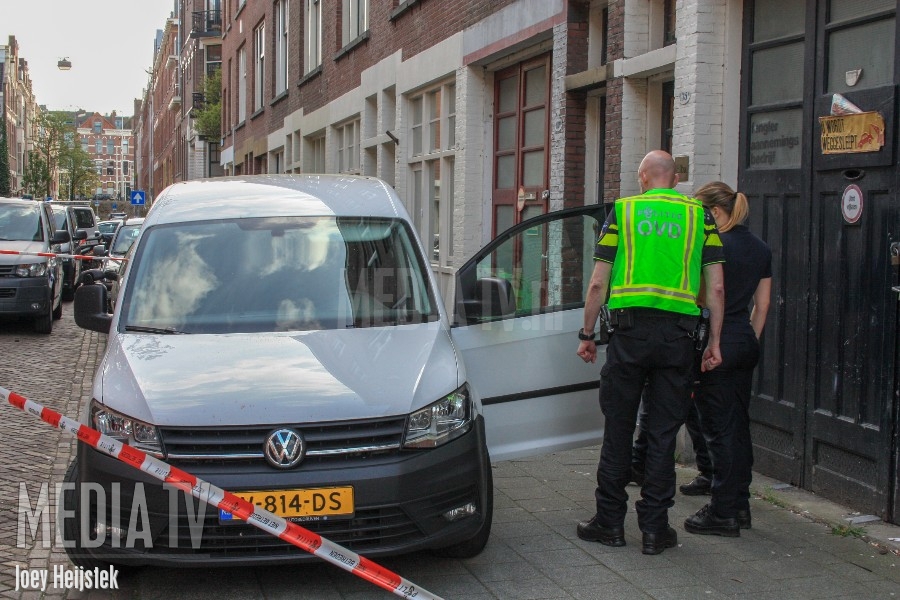 Drie aanhoudingen na overval op lokagent als pakketbezorger Spiekmanstraat Rotterdam