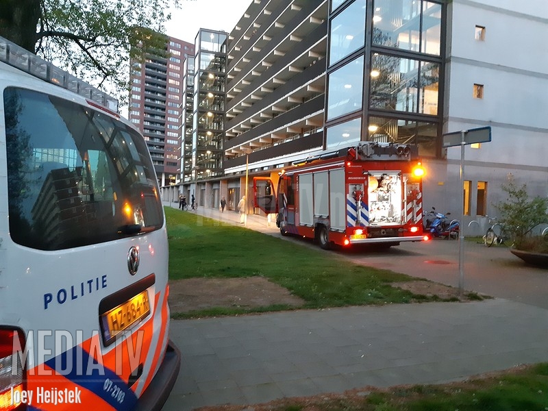 Bewoners flatgebouw Rotterdam-Ommoord in de ban van benzinelucht