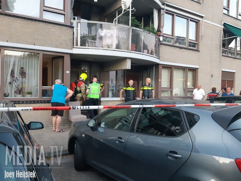 Woning beschadigd door zware vuurwerkbom Grote Beer Rotterdam