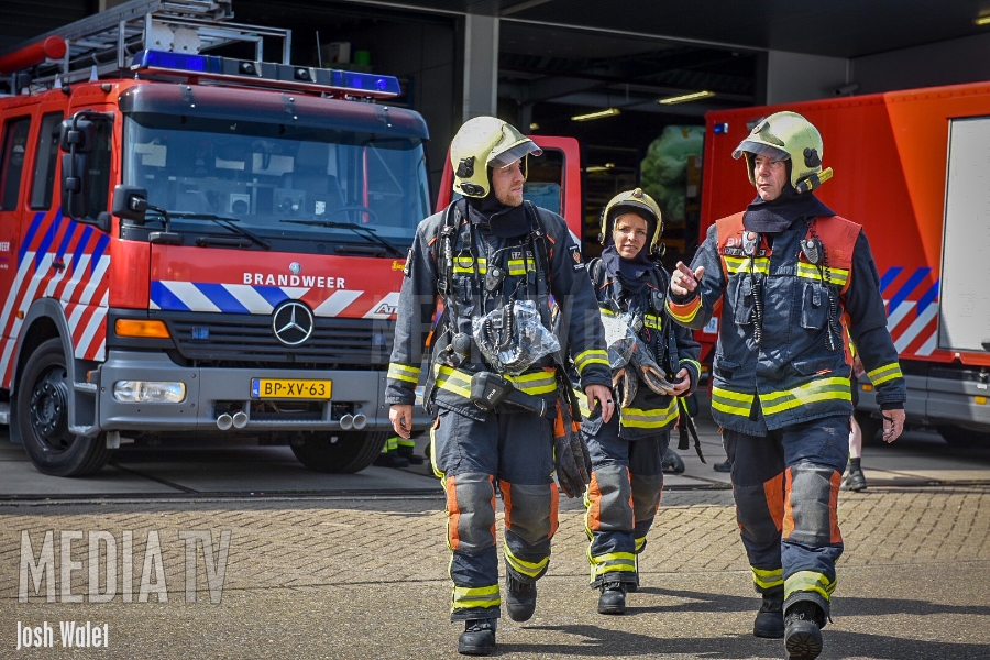 Brandweer lange tijd bezig met gaslucht op industrieterrein Alphen aan den Rijn