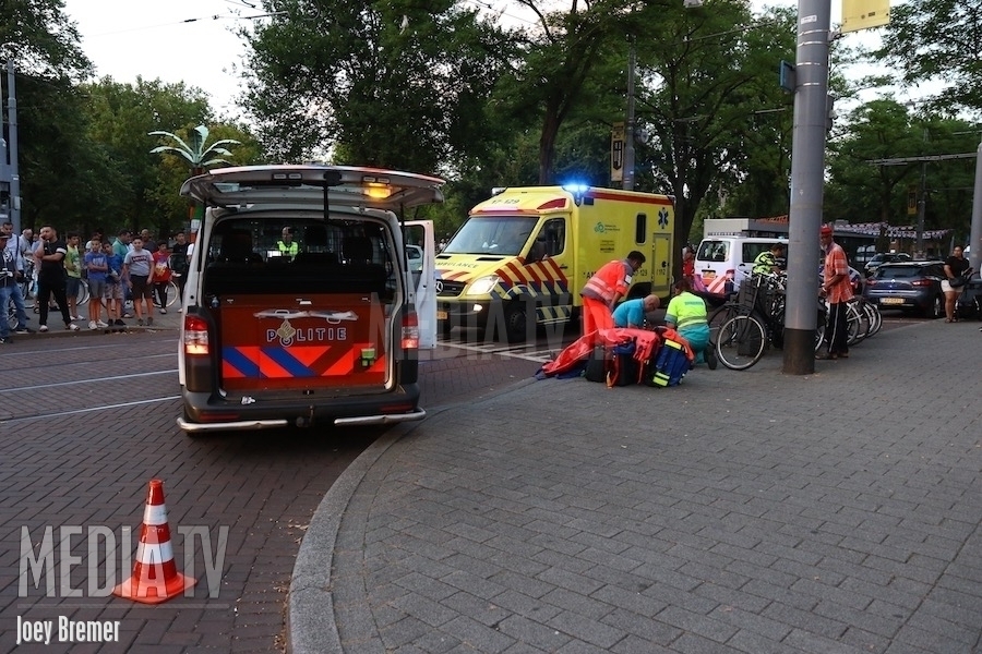 Voetganger zwaargewond na aanrijding met motorscooter Nieuwe Binnenweg Rotterdam