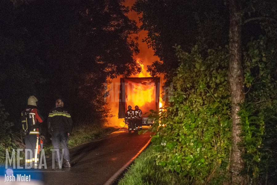 Uitgebrande vrachtwagen eerder gestolen op Schiphol met waarde van 5 miljoen