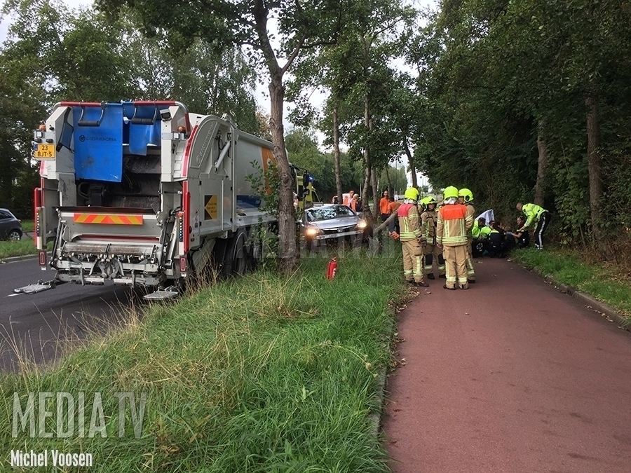 Automobiliste gewond na ongeval met vuilniswagen in Vlaardingen