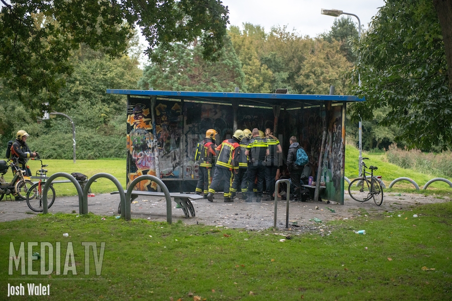 Jongen zwaargewond door explosie in het Weteringpark Alphen aan den Rijn