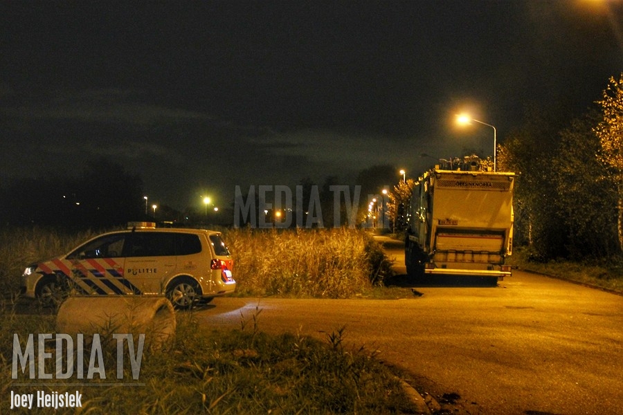 Politie onderzoekt mogelijk drugsafval in vuilniswagen Ingenieur P. Kosterlaan Rotterdam