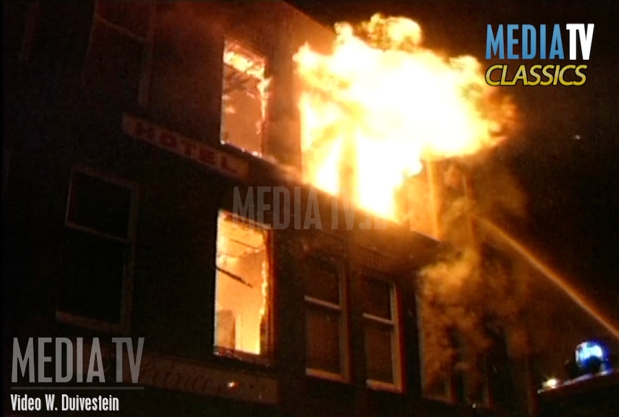 MediaTV Classics: Uitslaande brand oudejaarsavond op Doklaan Rotterdam (video)