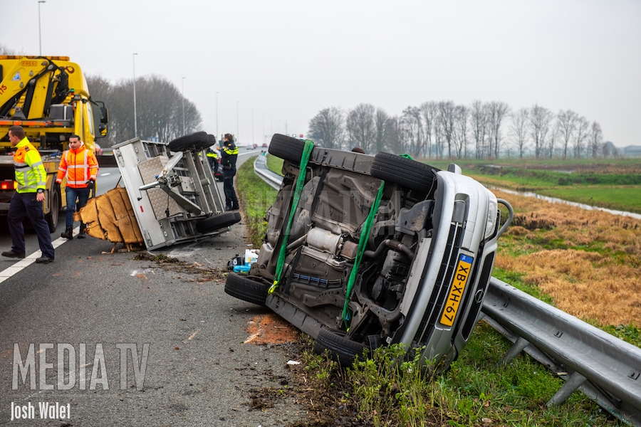 Veel schade bij eenzijdig ongeval A12 Nieuwerbrug
